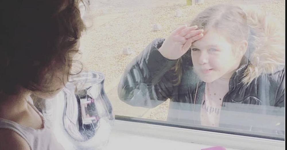 South Lanarkshire - Girl, 9, says goodbye to baby sister through window as coronavirus forces them apart - mirror.co.uk