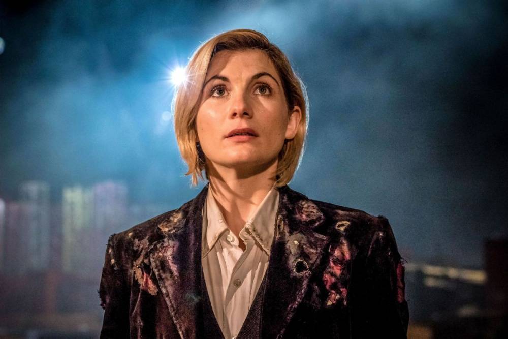 Jodie Whittaker - Chris Chibnall - Doctor Who show boss solves Jodie Whittaker plot hole after crash landing onto moving train unharmed - thesun.co.uk