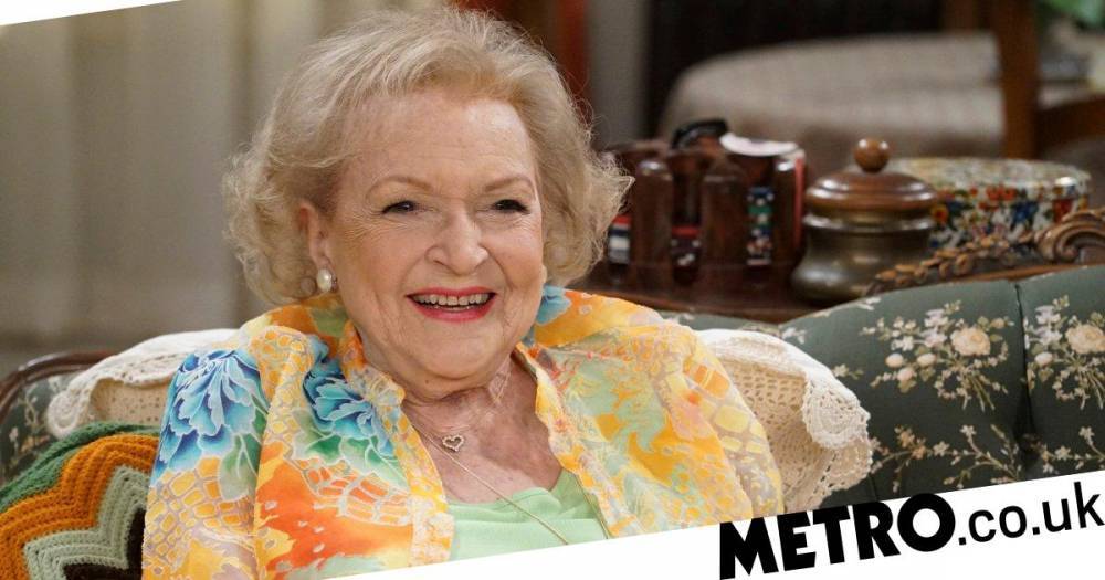 Betty White - Betty White is safe and sound in self-isolation as fans worry for 98-year-old star in coronavirus pandemic - metro.co.uk - Usa - Los Angeles