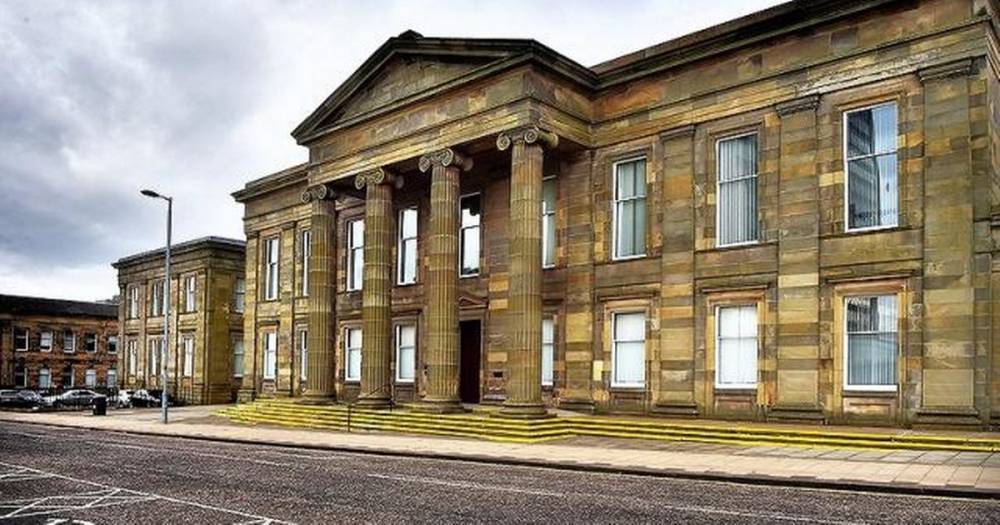 East Kilbride - East Kilbride dad jailed after tearing away from cops in high speed chase - dailyrecord.co.uk
