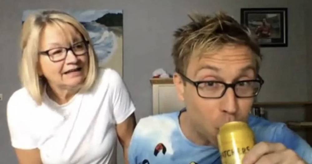 Lorraine Kelly - Russell Howard gobsmacks as he swigs from cider at 9:15am during Lorraine chat - dailystar.co.uk - Britain - county Bath