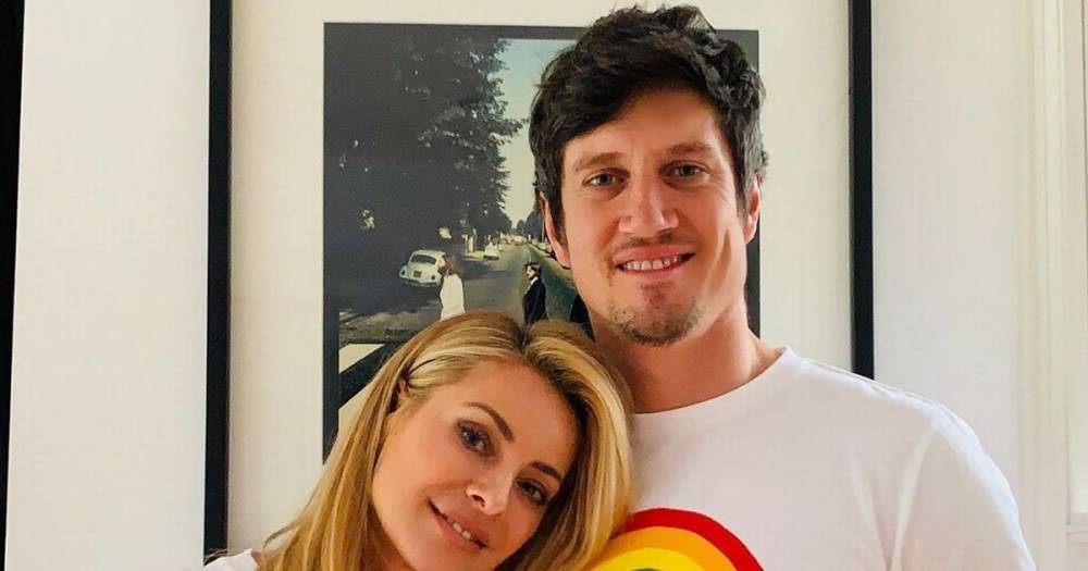 Vernon Kay - Tess Daley cosies up to husband Vernon Kay in rare joint Instagram post - mirror.co.uk - parish Vernon - county Kay