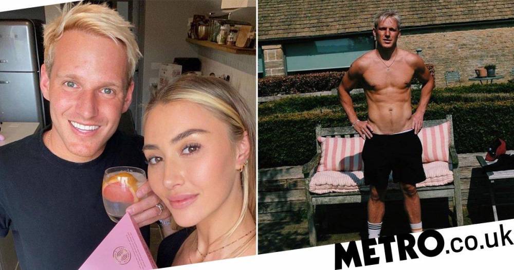 Jamie Laing - Jamie Laing breaks lockdown rules to self-isolate at Cotswolds family home with girlfriend Sophie Habboo - metro.co.uk - city Chelsea