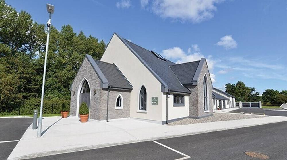 Crematoria forced to shut mourners out of some services due to Covid-19 restrictions - rte.ie - county Clare