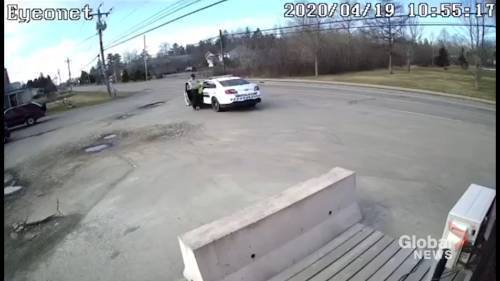 Nova Scotia - Surveillance video appears to show Nova Scotia shooting suspect getting out of car to change clothes - globalnews.ca
