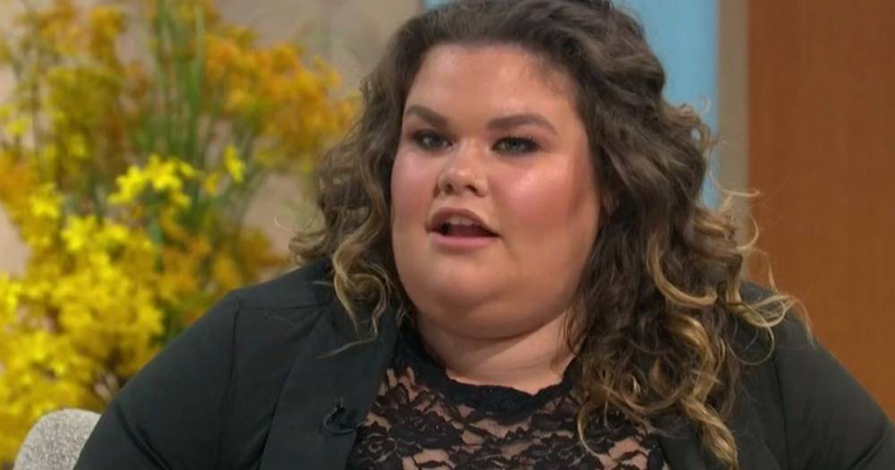 Amy Tapper - Gogglebox's Amy Tapper calls for plus-size inclusive plane and theme park seats - mirror.co.uk