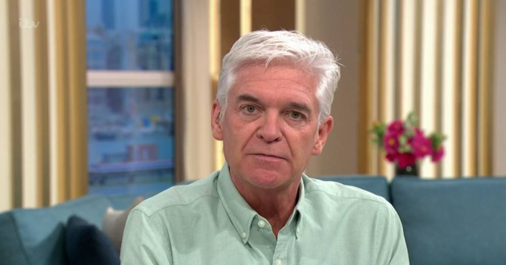 Holly Willoughby - Phillip Schofield - James Martin - This Morning's Phillip Schofield leaves guest red-faced as interview turns 'X-rated' - dailystar.co.uk