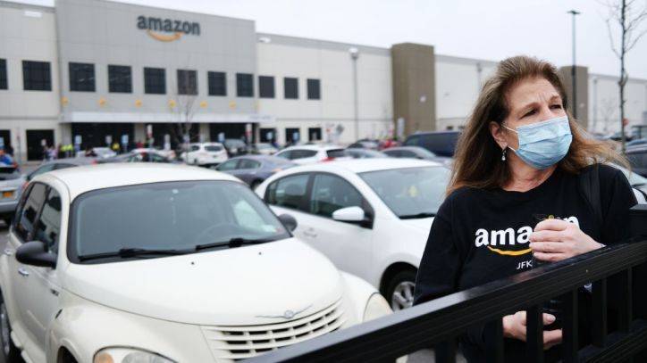 Spencer Platt - Amazon, Instacart and other essential workers reportedly plan walk-out strike May 1 - fox29.com - city New York