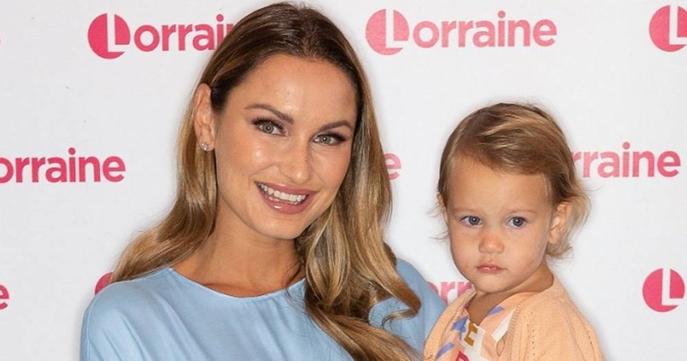 Sam Faiers - Sam Faiers gives tour of toddler Rosie's posh bedroom - including ensuite and walk-in wardrobe - mirror.co.uk