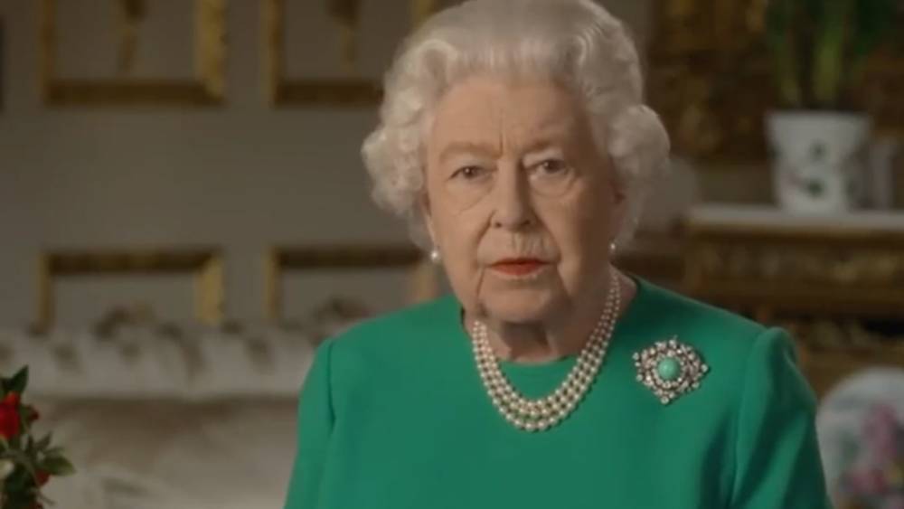 Elizabeth Ii Queenelizabeth (Ii) - Queen Elizabeth II’s Brooch From Her Coronavirus Address Might’ve Had a Hidden Meaning - glamour.com - Britain - county King George