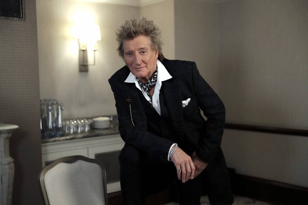 Rod Stewart - Rod Stewart Surprises A Coronavirus Patient And Mother Of Three With A Cheque For $8,500 - etcanada.com