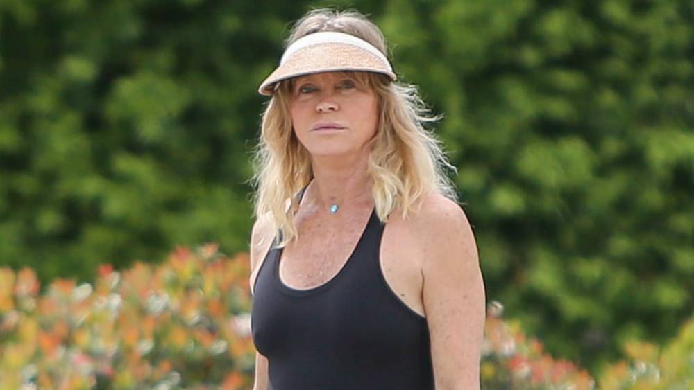 Goldie Hawn - Goldie Hawn Says She Cries 'Probably 3 Times a Day' Amid the Coronavirus Pandemic - etonline.com