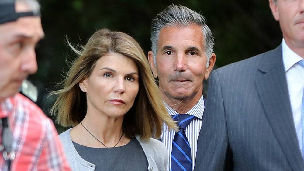 Lori Loughlin - Mossimo Giannulli - Lori Loughlin and Mossimo Giannulli Officially Plead Guilty in College Admissions Scam - etonline.com