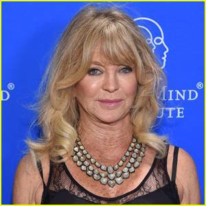 Goldie Hawn - Goldie Hawn Says She Cries 'Three Times a Day' While Under Quarantine - justjared.com - Britain