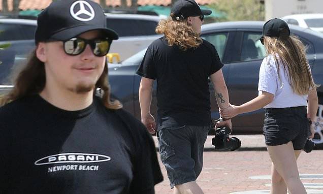 Michael Jackson - Prince Jackson keeps it casual as he steps out with girlfriend for photography expedition in Malibu - dailymail.co.uk - state California - city Malibu, state California
