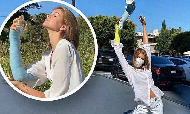 Kaia Gerber - Kaia Gerber dances with joy as she gets her cast removed after 'little accident' led to injured arm - dailymail.co.uk