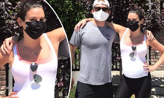 Lea Michele - Zandy Reich - Lea Michele shows a hint of her baby bump in a white tank top as she poses with husband Zandy Reich - dailymail.co.uk