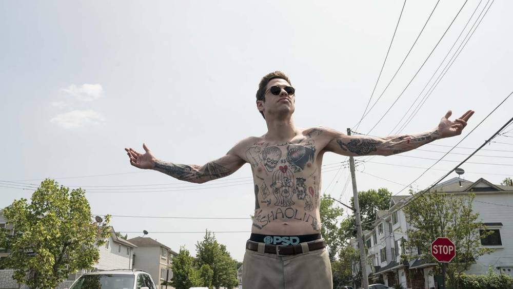 Pete Davidson - Judd Apatow - Pete Davidson Confronts Grief and Grows in 'The King of Staten Island' Trailer - hollywoodreporter.com - county Island - county King - city Staten Island, county King