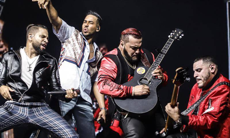 Romeo Santos is ready for the Aventura reunion tour but is enjoying his time home with his ‘baby boy’ - us.hola.com - New York - Usa - county Henry
