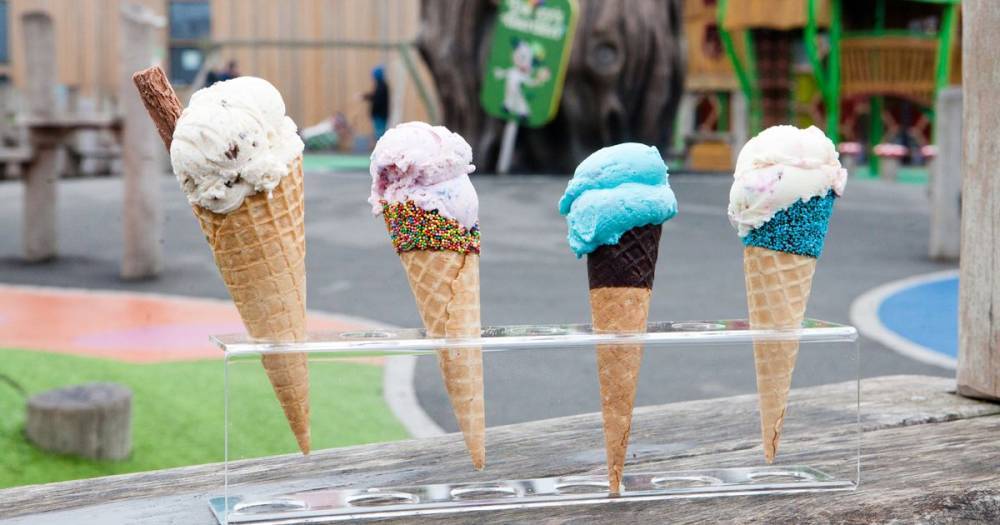 A drive-thru ice cream parlour has opened in Cheshire with 30 flavours to choose from - manchestereveningnews.co.uk - county Cheshire - county Newton