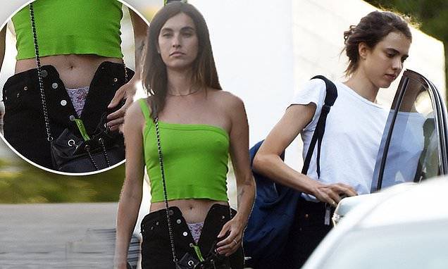 Kaia Gerber - Margaret Qualley - Cara Delevingne - Rainey Qualley purposely leaves fly of her jeans unbuttoned - dailymail.co.uk - Los Angeles - state California - city Los Angeles
