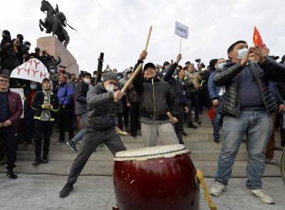 Sooronbai Jeenbekov - Kyrgyzstan bans rallies, imposes curfew to end turmoil - clickorlando.com - city Moscow - Kyrgyzstan - city Bishkek