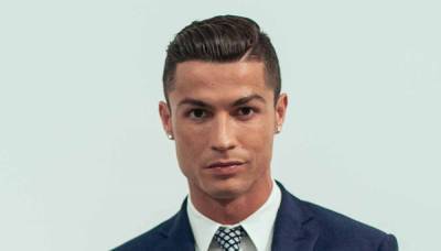 Cristiano Ronaldo - Soccer Star Cristiano Ronaldo Tests Positive for Coronavirus - justjared.com - Portugal - city Santos - Sweden