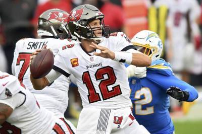 Tom Brady - Brady throws for 5 TDs, Bucs rally to beat Chargers 38-31 - clickorlando.com - Los Angeles - county Bay - state Ohio - city Tampa, county Bay - county Miller