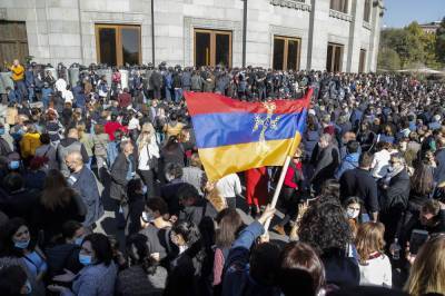 Thousands in Armenia protest Nagorno-Karabakh truce terms - clickorlando.com - Azerbaijan - Russia - city Moscow - Armenia - city Yerevan