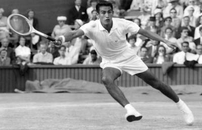 Wimbledon champ, tennis Hall of Famer Alex Olmedo dies at 84 - clickorlando.com - Usa - Australia - state California - Peru - city Santa Monica - county Davis