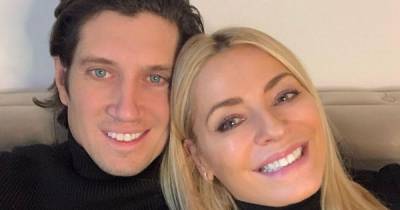 Tess Daly - Vernon Kay - Tess Daly gushes over Vernon Kay's ripped body as she says he 'looks so good' - dailystar.co.uk - Usa