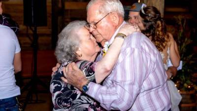 Couple dies from COVID-19 holding hands after 61 years of marriage - fox29.com - state North Carolina - Raleigh, state North Carolina