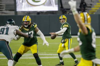 Aaron Rodgers - Packers withstand late rally to outlast Eagles 30-16 - clickorlando.com - county Bay - Philadelphia, county Eagle - county Eagle - state Wisconsin - county Jones - county Green