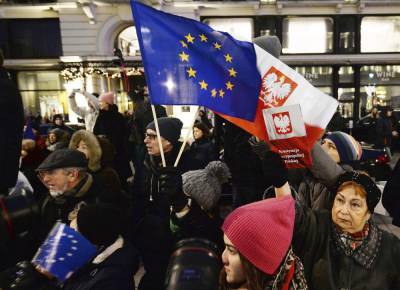 Poles voice fears of 'Polexit' as govt defies EU over budget - clickorlando.com - Eu - Poland - Soviet Union - city Warsaw