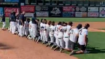 Drew Brees - Entire high school baseball team kneels during national anthem at first game of season - fox29.com - state Iowa - Des Moines, state Iowa