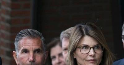 Lori Loughlin - Lori Loughlin and Mossimo Giannulli pushed out of ritzy country club - wonderwall.com