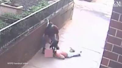 Video shows thief choking woman, stealing her bag - fox29.com - New York - city Midtown - city Manhattan