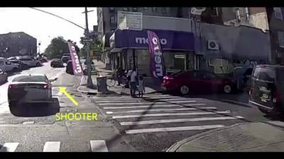 Father shot dead walking daughter across street in the Bronx - fox29.com - New York - county Bronx