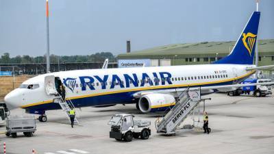 Ryanair reduces October capacity and warns of more cuts over winter months - rte.ie - Eu