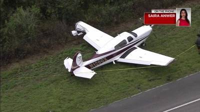 Truck clips wing of airplane making emergency landing on Alligator Alley in Florida - clickorlando.com - state Florida - county Broward