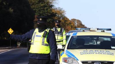Gardaí to increase enforcement of 5km travel restrictions - rte.ie - Ireland