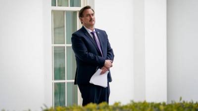 Donald Trump - Drew Angerer - Twitter permanently bans MyPillow CEO Mike Lindell - fox29.com - Washington