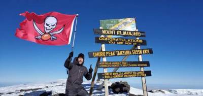 Bucs fans are taking their love of the team to new heights - clickorlando.com - county Bay - city Tampa, county Bay - Tanzania