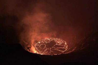 Lava spatters, flows inside crater of Hawaii volcano - clickorlando.com - state Hawaii - city Honolulu