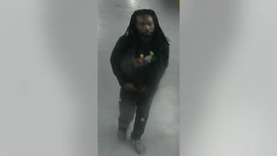 16-year-old girl robbed at knife-point on Broad Street Line, SEPTA police seek suspect - fox29.com - city Philadelphia - county Hall - city Center