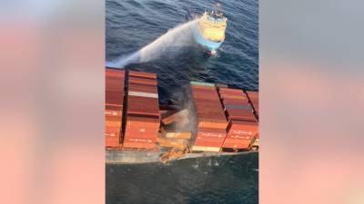 106 shipping containers floating in Pacific Ocean following bomb cyclone, cargo ship fire - fox29.com - county Pacific - county Bay - county Island - state Washington - city Kingston - county Canadian - city Vancouver, county Island