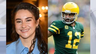 Aaron Rodgers - Rodgers' fiancée, Shailene Woodley, slams media for 'disparaging' athlete amid COVID vaccine controversy - fox29.com - Los Angeles - county Bay - state Wisconsin - county Green