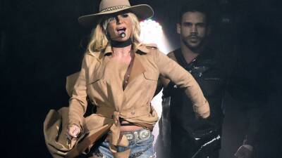 Sam Asghari - Britney is free: Celebs applaud end of Spears’ conservatorship - fox29.com - Los Angeles