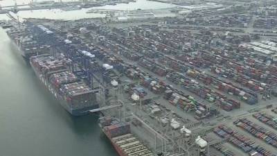 Los Angeles, Long Beach ports will issue fines for backlogged cargo - fox29.com - city Los Angeles - county Long