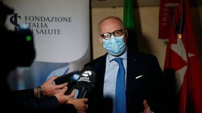 Tony Holohan - Top Italian scientist backs Holohan on antigen tests - rte.ie - Italy - Ireland